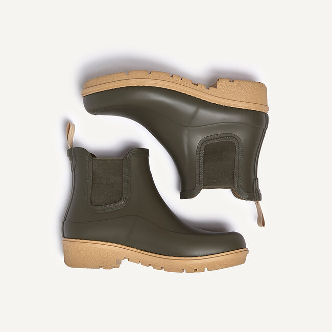 FitFlop Wonderwelly Contrast-Sole Chelsea Boots