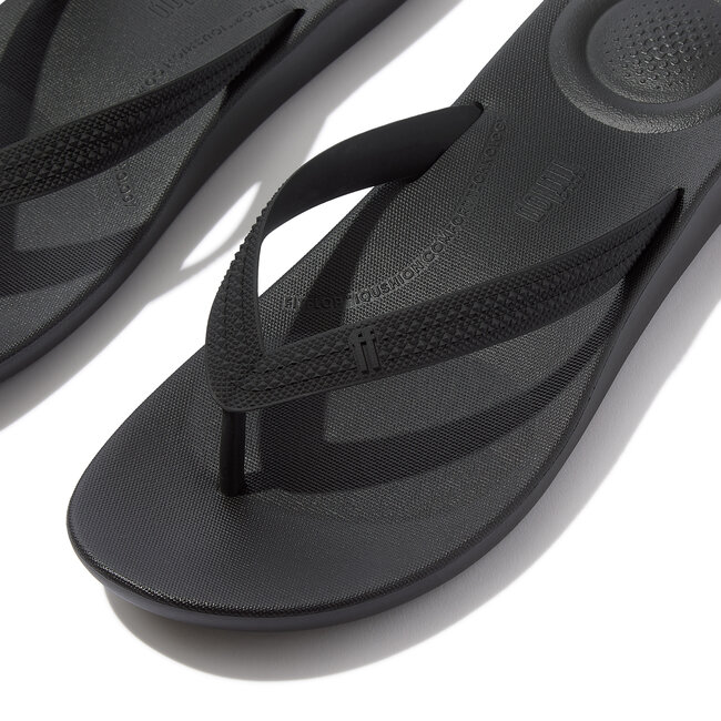 Iqushion Mens Textured-Strap Flip-Flops