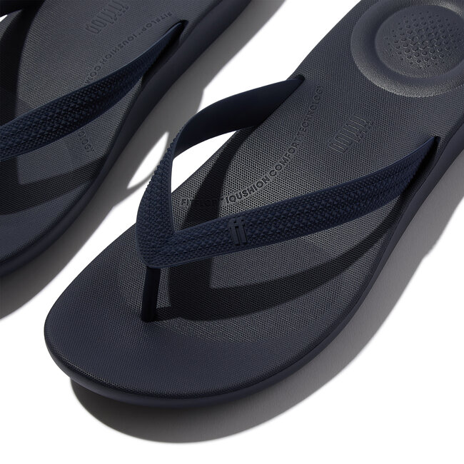 Iqushion Mens Textured-Strap Flip-Flops
